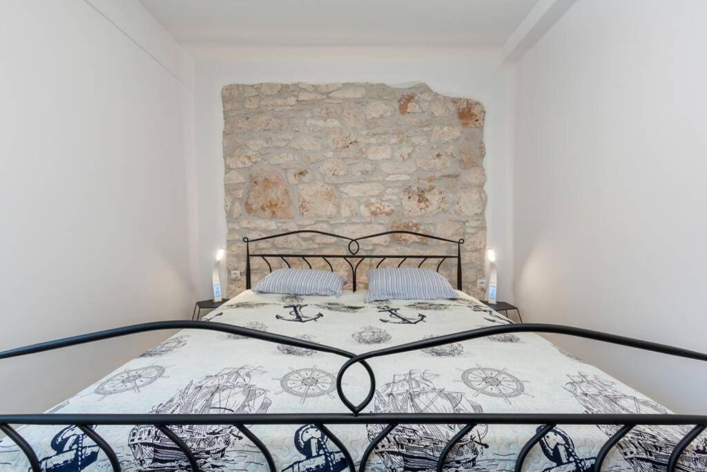 Predivan Novouredeni Apartman U Blizini Mora Banjole Exterior foto