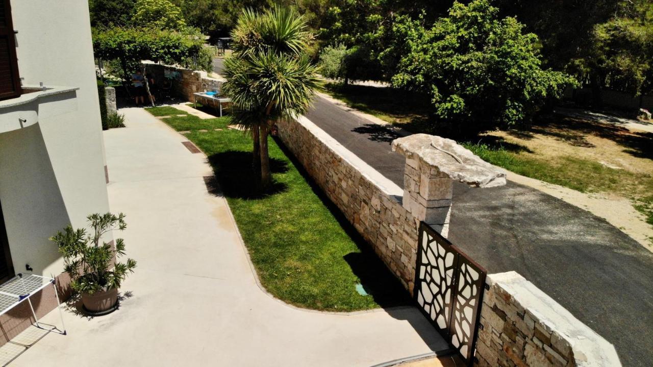 Predivan Novouredeni Apartman U Blizini Mora Banjole Exterior foto